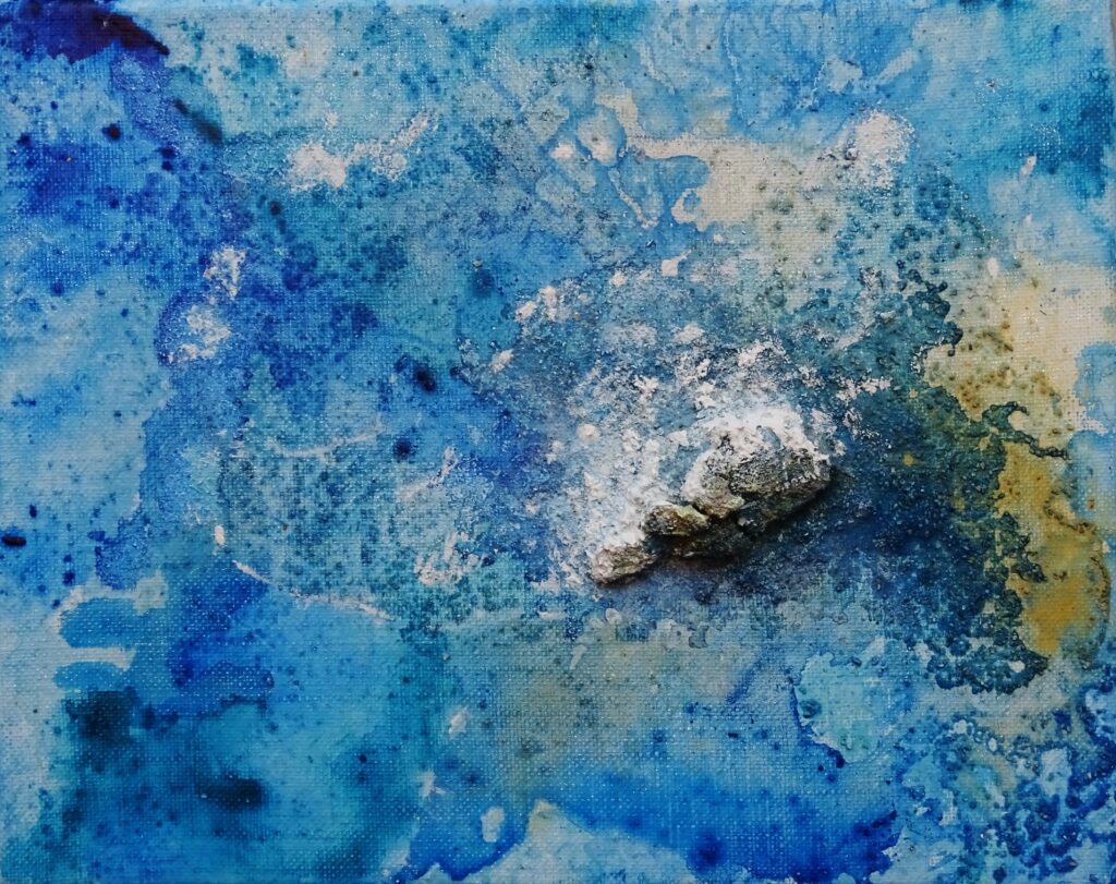 Witte Schuimkop, 24 bij 30 cm, acryl, zand, binder en gips.